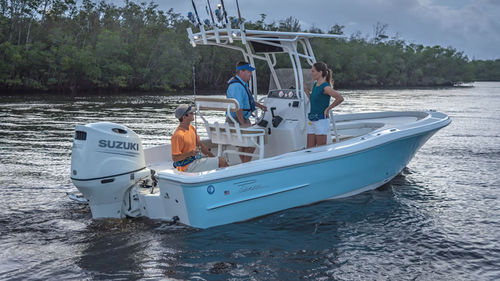 Открытый катер c подвесным мотором - Bay Sport220 - PIONEER BOATS - с боковой консолью / для спортивной рыбалки / макс. 8 человек