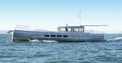 Круизная моторная яхта - LRC 58 - Dickey Boats Limited - традиционная / хардтоп / корпус водоизмещающего типа