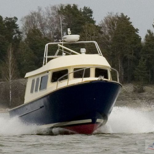 Траулер c подвесным мотором - Alaska-31 - Morozov Yachts - корпус водоизмещающего типа / с флайбриджем