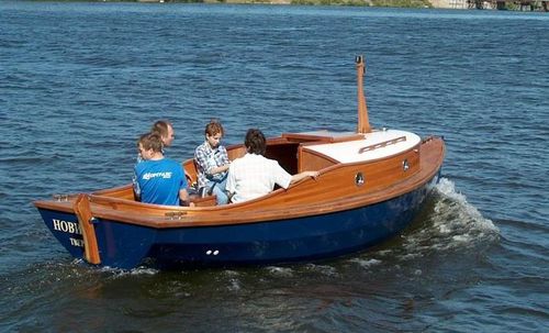 Моторная лодка с каютой с внутренним мотором - Motorboat KS-18 Novik - Morozov Yachts - из алюминия / макс. 6 человек / традиционная