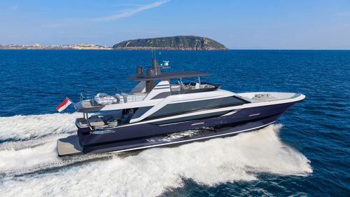 Круизная моторная яхта - DUTCH FALCON - Van der Valk Shipyard - с рулевой рубкой / POD IPS / 4 каюты