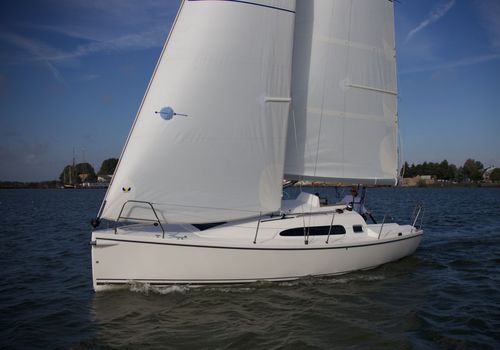 Круизно-гоночный парусник - WINNER 8  - Winner Yachts - с двойным пером руля