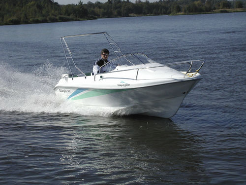 Моторная лодка с каютой c подвесным мотором - 540 HOLIDAY - Olympia Yacht