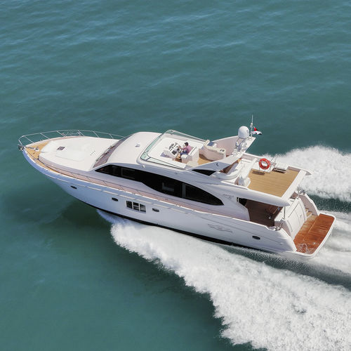 Круизная моторная яхта - 70 - Majesty Yachts - с флайбриджем / 4 каюты / корпус водоизмещающего типа