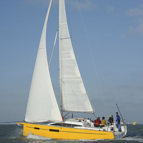 Крупный круизный парусник - RM1070 - RM Yachts - 2 каюты / двойной киль / бушприт