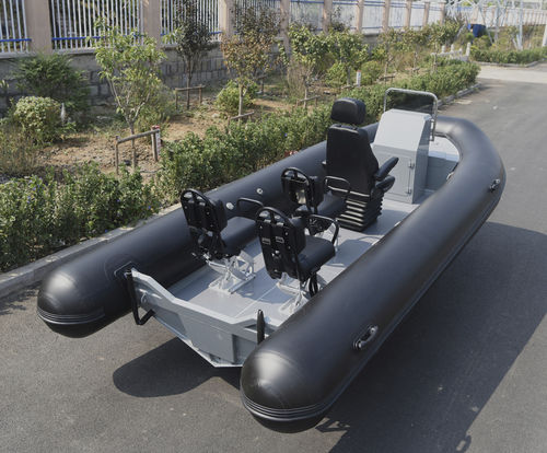 Надувная лодка c подвесным мотором - HYP520-W - Qingdao Lian Ya Boat Co.,Ltd. - горючее / RIB / с центральной консолью