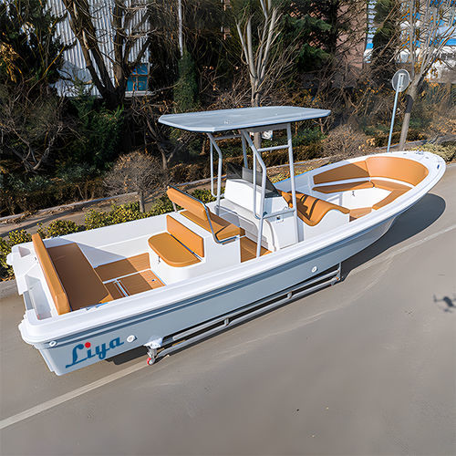 Открытый катер c подвесным мотором - Panga boat 760 - Qingdao Lian Ya Boat Co.,Ltd. - с центральной консолью / для базы отдыха / для спортивной рыбалки