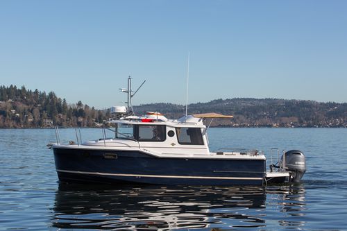 Траулер c подвесным мотором - R-23 - Ranger Tugs
