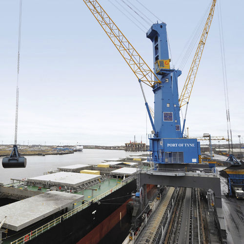 Портовый подъемный кран - Konecranes - для высокой нагрузки / на направляющей / с подъемной стрелой
