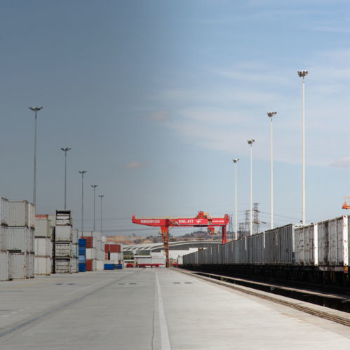 Козловой кран для складирования контейнеров на направляющей - RMG  - Konecranes