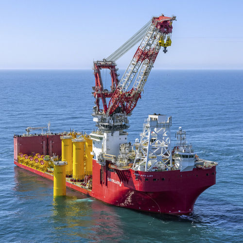 Служебное судно для плавания в открытом море для строительных работ - Seaway Alfa Lift - ULSTEIN - перевозчик тяжелых грузов
