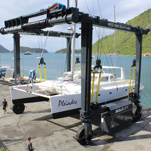 Судоподъемник с дистанционным управлением - BL40TLA-90°RC - BOAT LIFT - на 4-х колесах / полноприводный / для большой нагрузки