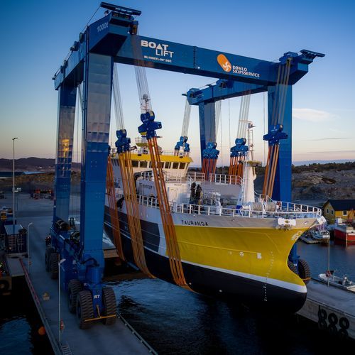 Судоподъемник с дистанционным управлением - BL1000TL-90°DSC - BOAT LIFT - полноприводный / для большой нагрузки / для подъема