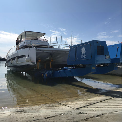 Прицеп для спуска на воду - BL45MA-CROC - BOAT LIFT - для разгрузочно-погрузочных работ / для судостроительной верфи / гидравлический