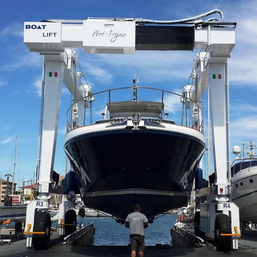 Судоподъемник с дистанционным управлением - BL75TLA - BOAT LIFT - полноприводный / с регулируемой по ширине траверсой / для подъема