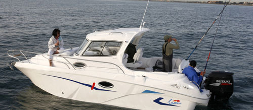 Прогулочный катер с каютой c подвесным мотором - Clon FB / OB - Lema boats - с закрытым кокпитом / для спортивной рыбалки / макс. 6 человек