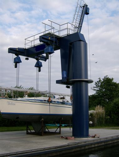 Подъемный кран для яхтенной стоянки - SRC 420 - SCHILSTRA BOATLIFT SYSTEMS - поворотно-консольный