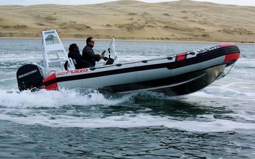 Надувная лодка c подвесным мотором - CONTENDER  - Polaris boat - полужесткая / открытая / с центральной консолью