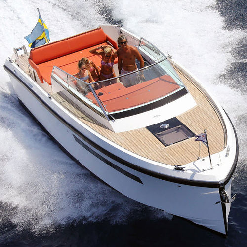 Быстроходный катер с внутренним мотором - 33  - Delta POwerboats - двухмоторный / открытый / круизный