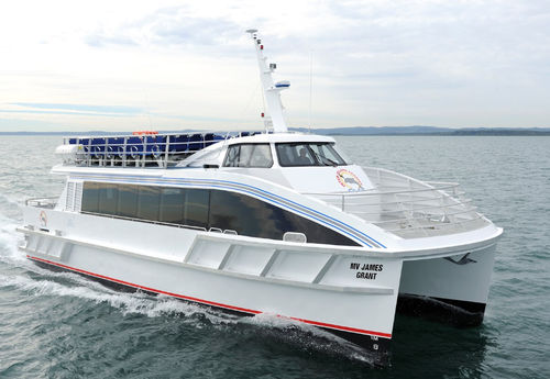 Профессиональный катер пассажирское судно - MV James Grant - Incat Crowther - катамаран / с внутренним мотором / из алюминия