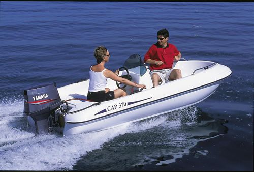 Открытый катер c подвесным мотором - CAP 370 SEA - RIGIFLEX SAS - с боковой консолью / для спортивной рыбалки / макс. 5 человек