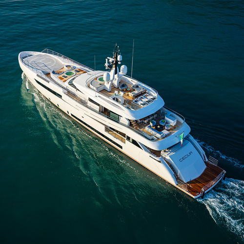 Круизная мега-яхта - 165  - WIDER Yachts - с приподнятой рулевой рубкой / электрическая / 6 кают