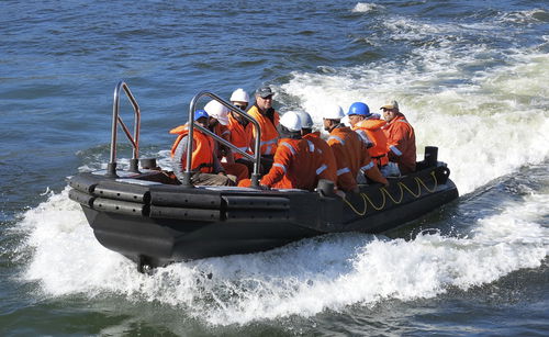Профессиональный катер рабочее судно - Rhino 600 EHD - Rhino Marine Products (Pty) Ltd - c подвесным мотором