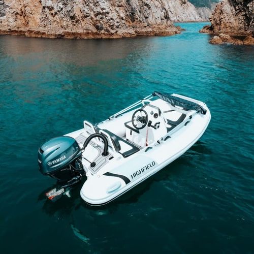 Надувная лодка c подвесным мотором - SP 330 - HIGHFIELD BOATS - полужесткая / с центральной консолью / открытая