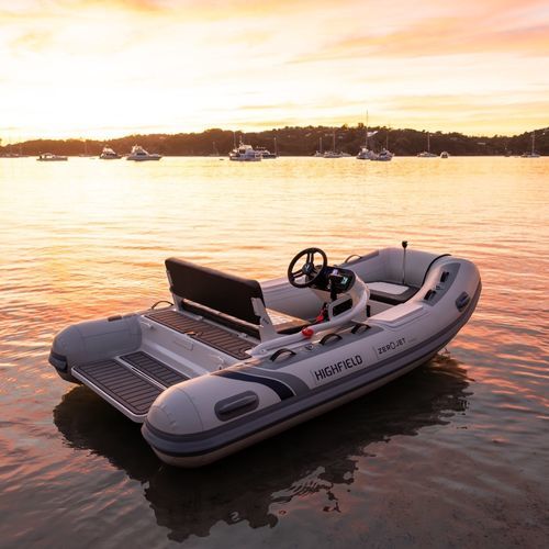 Реактивная надувная лодка - EJET330 - HIGHFIELD BOATS - полужесткая / открытая / с боковой консолью
