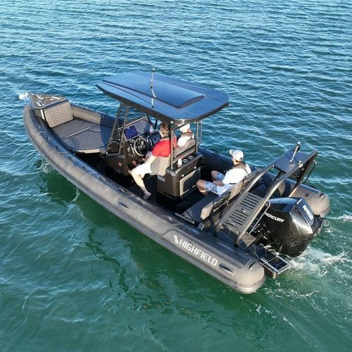 Надувная лодка c подвесным мотором - SP 700 - HIGHFIELD BOATS - полужесткая / с центральной консолью / открытая