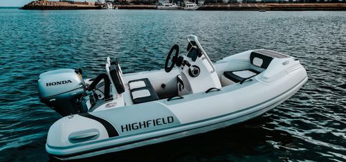 Надувная лодка c подвесным мотором - SP 300 - HIGHFIELD BOATS - полужесткая / с центральной консолью / открытая