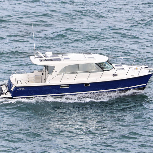 Быстроходный катер катамаран - C108  - Aspen Power Catamarans - c подвесным мотором / двухмоторный / хардтоп