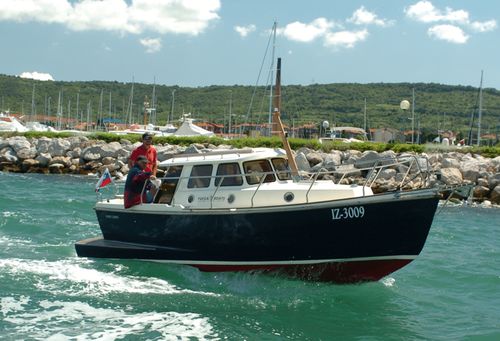 Рыболовно-прогулочный катер с внутренним мотором - 700MPL - HABER YACHTS Sp. z o.o.  - дизельный / корпус глиссирующего типа / с закрытым кокпитом