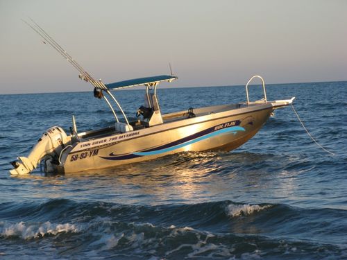 Открытый катер c подвесным мотором - 700 Offshore - Tinn-Silver aluminium boats - с центральной консолью / оффшорный / для спортивной рыбалки