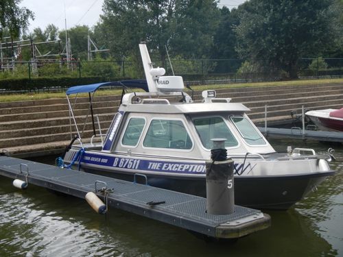 Открытый катер c подвесным мотором - 600 Cabin - Tinn-Silver aluminium boats - с внутренним мотором / с закрытым кокпитом / из алюминия