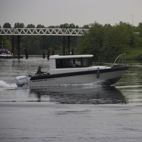 Многокорпусный открытый катер - 750 Cabin - Tinn-Silver aluminium boats - c подвесным мотором / с внутренним мотором / с закрытым кокпитом