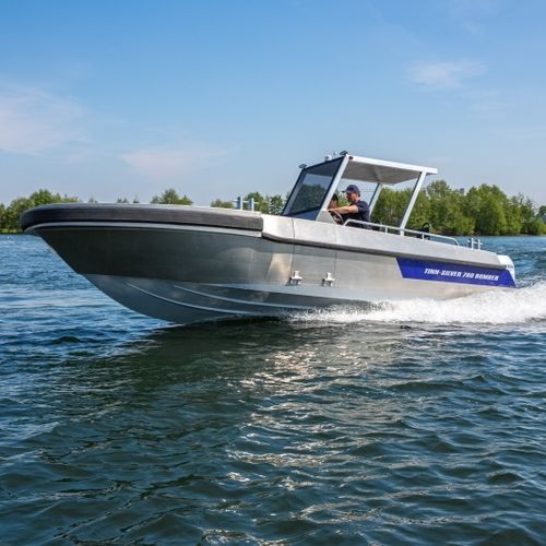 Открытый катер c подвесным мотором - 780 Bomber - Tinn-Silver aluminium boats - двухмоторный / с закрытым кокпитом / для спортивной рыбалки