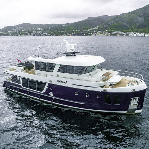 Круизная моторная яхта - HAVGAP - Steeler Yachts - традиционная / с рулевой рубкой / электрическая