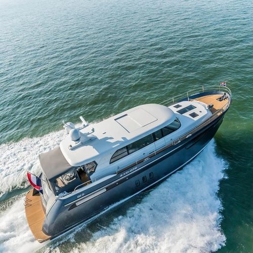 Круизная моторная яхта - KWINTEBANK - Steeler Yachts - хардтоп / 3 каюты / 6 спальных мест