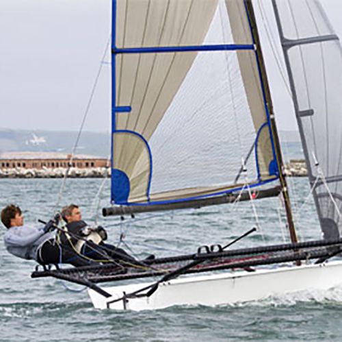 Двухместный швертбот - Rebel - Hartley Boats - скиф / для регаты / с двойной трапецией