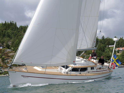 Круизный парусник - Regina 35 - Regina Yachts - 6 спальных мест / с центральным кокпитом
