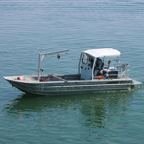 Открытый катер с внутренним мотором - Bentz Boats - для спортивной рыбалки / из алюминия / Т-образная верхняя часть