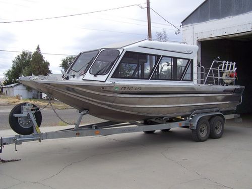 Реактивный рыболовно-прогулочный катер - Sparks - Bentz Boats - двухмоторный