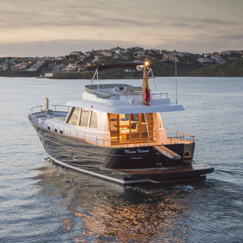 Традиционная моторная яхта - MENORQUÍN 54 FB - Sasga Yachts - лобстер / с флайбриджем / 4 каюты