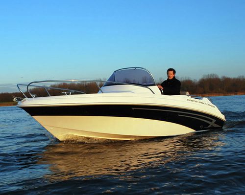 Открытый катер c подвесным мотором - QX500 - Marine Times Newspaper - с боковой консолью / спортивный / для досуга