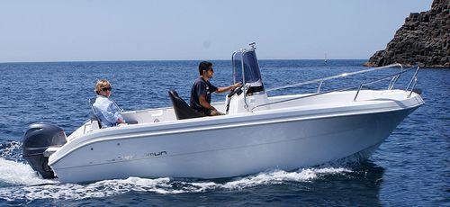 Открытый катер c подвесным мотором - QX550 - Marine Times Newspaper - с центральной консолью / для досуга / для рыбной ловли
