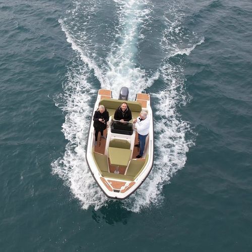 Открытый катер c подвесным мотором - AZZARA 49s - LGK MARINE - с центральной консолью / макс. 7 человек