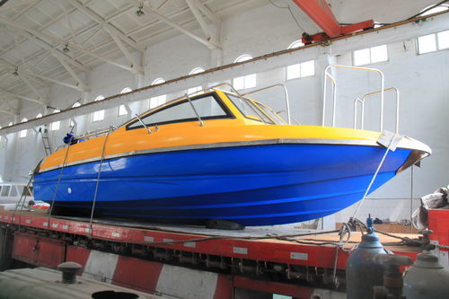 Небольшой катер c подвесным мотором - YB-650 - Changzhou Youbang Boat Co., Ltd. - с двойной консолью / открытый / макс. 10 человек