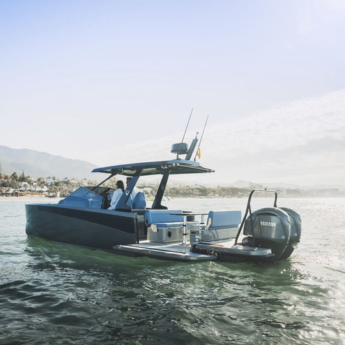 Быстроходный катер c подвесным мотором - V10 T-Top - Virtue Yachts - горючее / двухмоторный / корпус глиссирующего типа