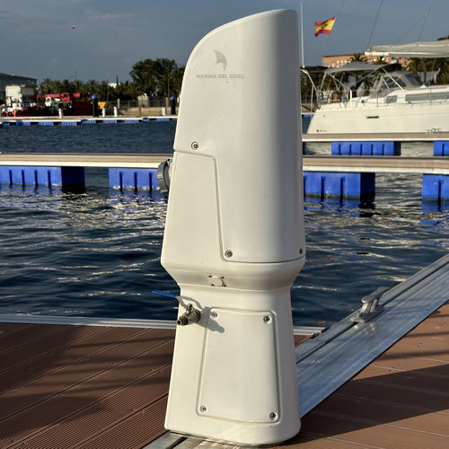 Стойка для распределения электроэнергии - COMPACT - MARCONN - VILTEC - для распределения воды / со встроенным освещением / для понтона
